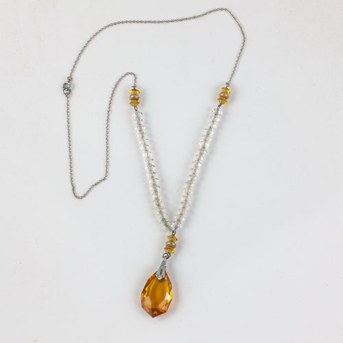 1920s Honey Color Glass Pendant Necklace. nlbd2212