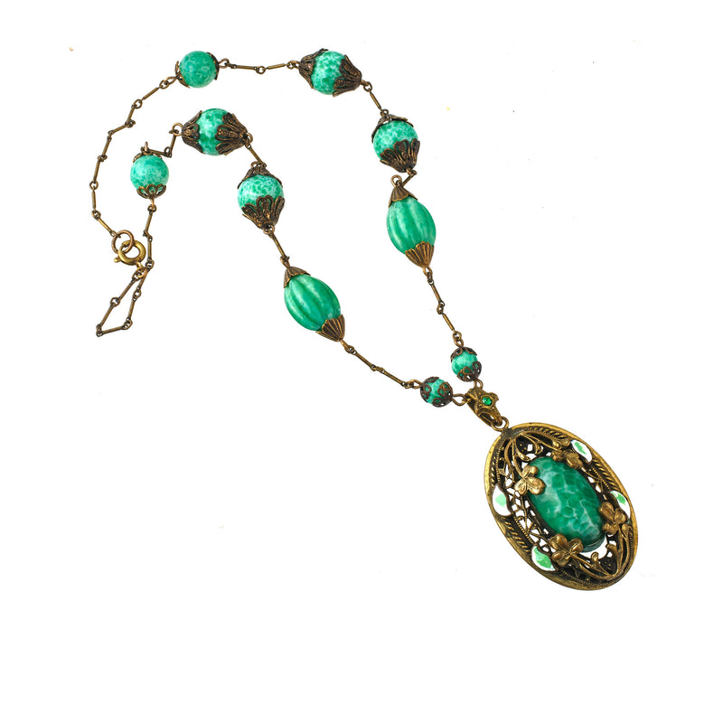 Art Deco Green Peking Glass Necklace, brass.  1920s, Czech. j-nlad995